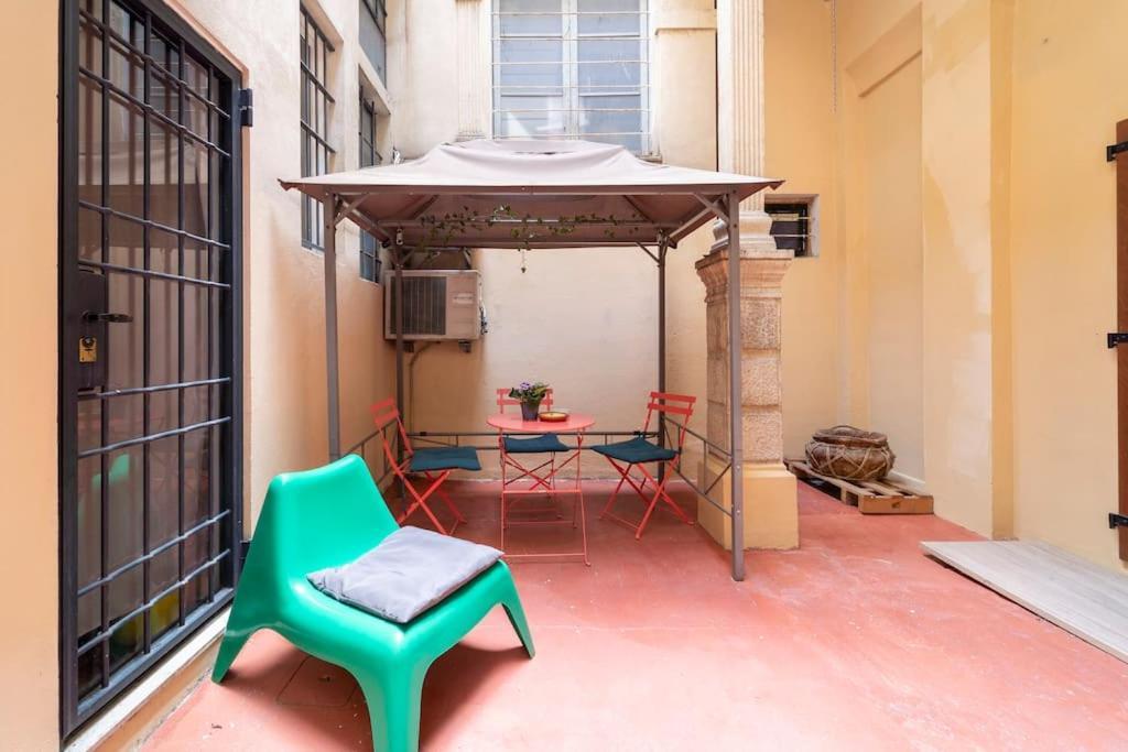 Central And Cozy Loft With Courtyard Bologna Eksteriør billede